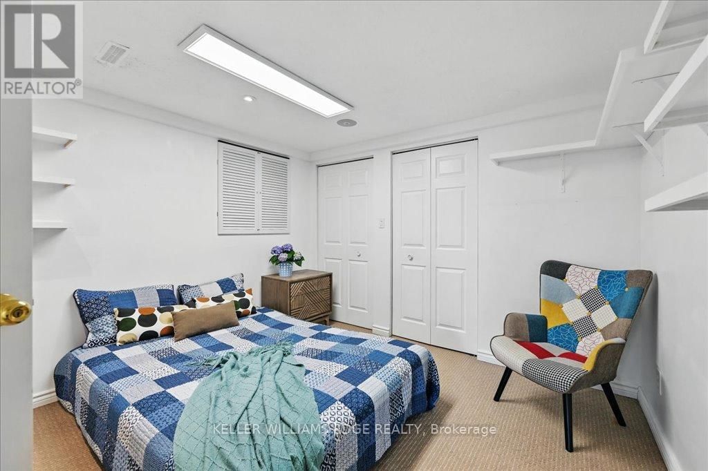 2338 MALCOLM CRESCENT Image 21
