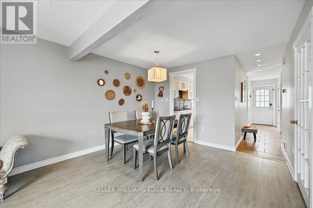 2338 MALCOLM CRESCENT Image 3
