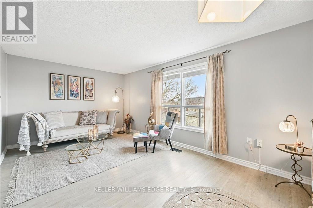2338 MALCOLM CRESCENT Image 5