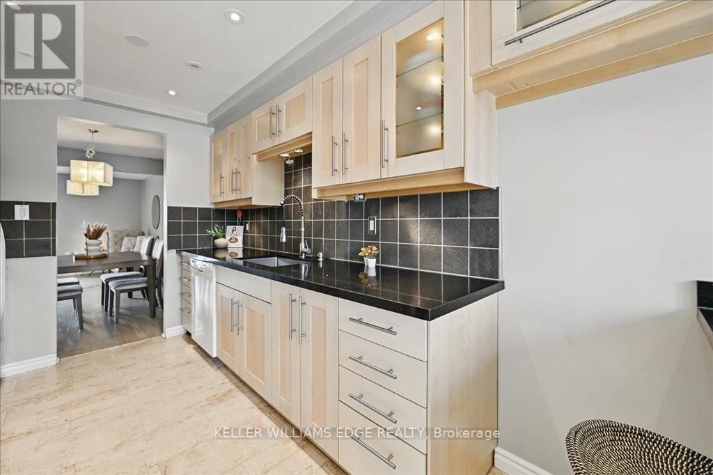 2338 MALCOLM CRESCENT Image 7