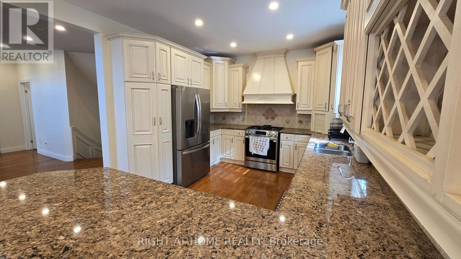2171 LAKESHORE ROAD Image 13