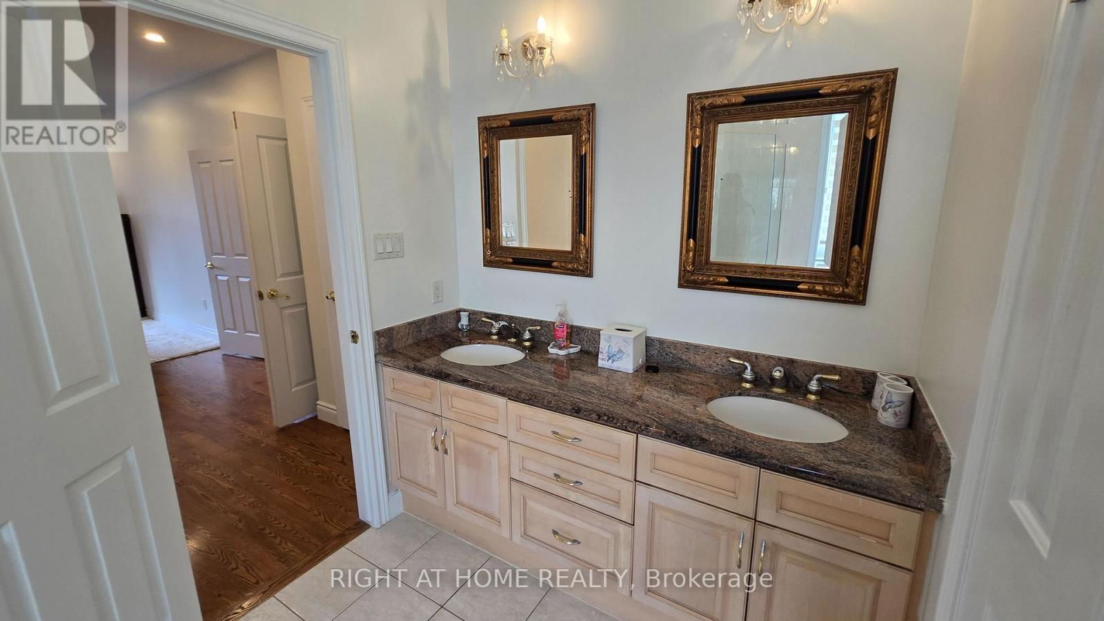 2171 LAKESHORE ROAD Image 24