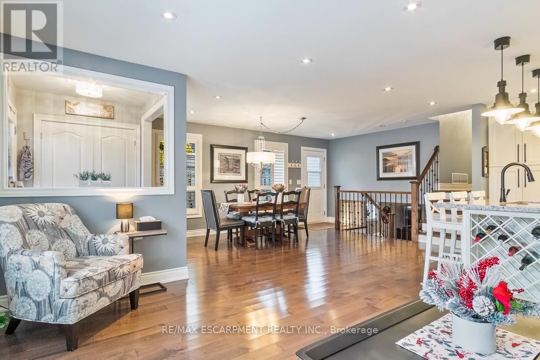 24 WILLIS DRIVE Image 10