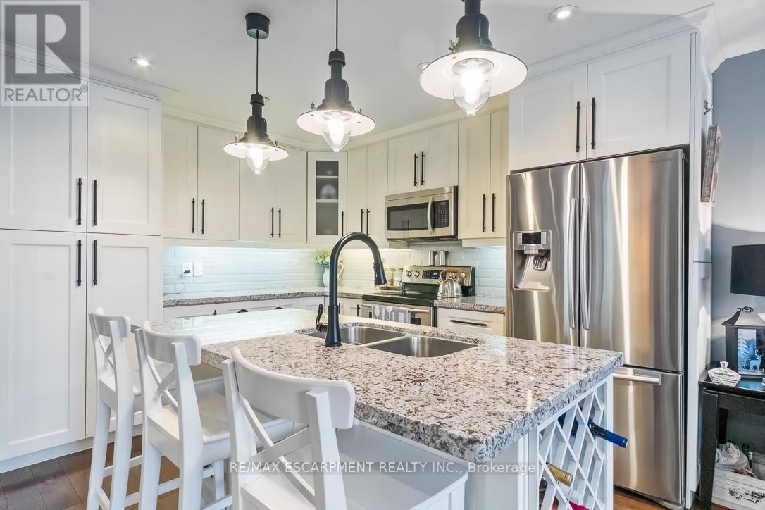 24 WILLIS DRIVE Image 14