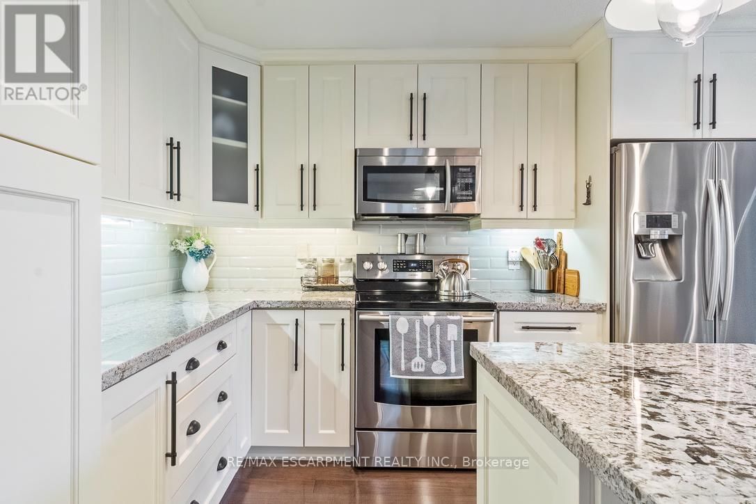 24 WILLIS DRIVE Image 15