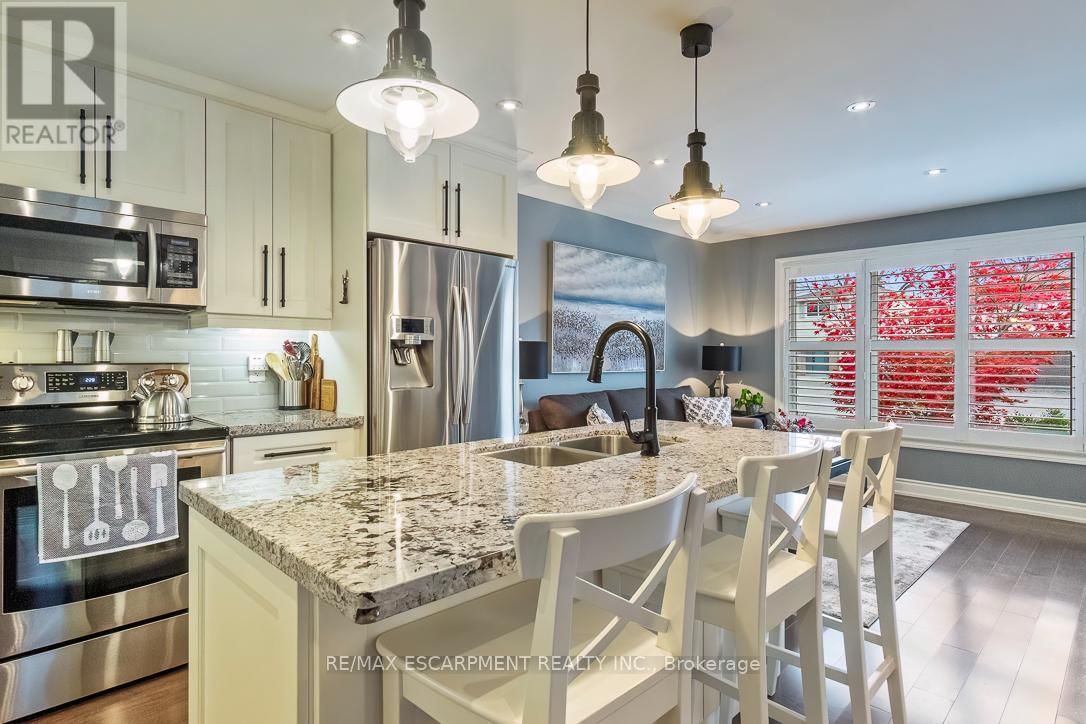 24 WILLIS DRIVE Image 16