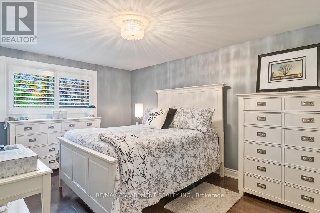 24 WILLIS DRIVE Image 18