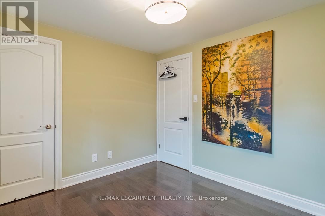 24 WILLIS DRIVE Image 24