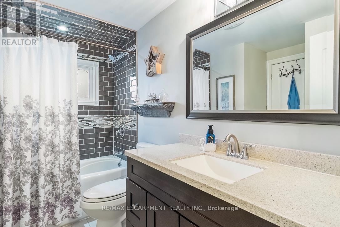 24 WILLIS DRIVE Image 25