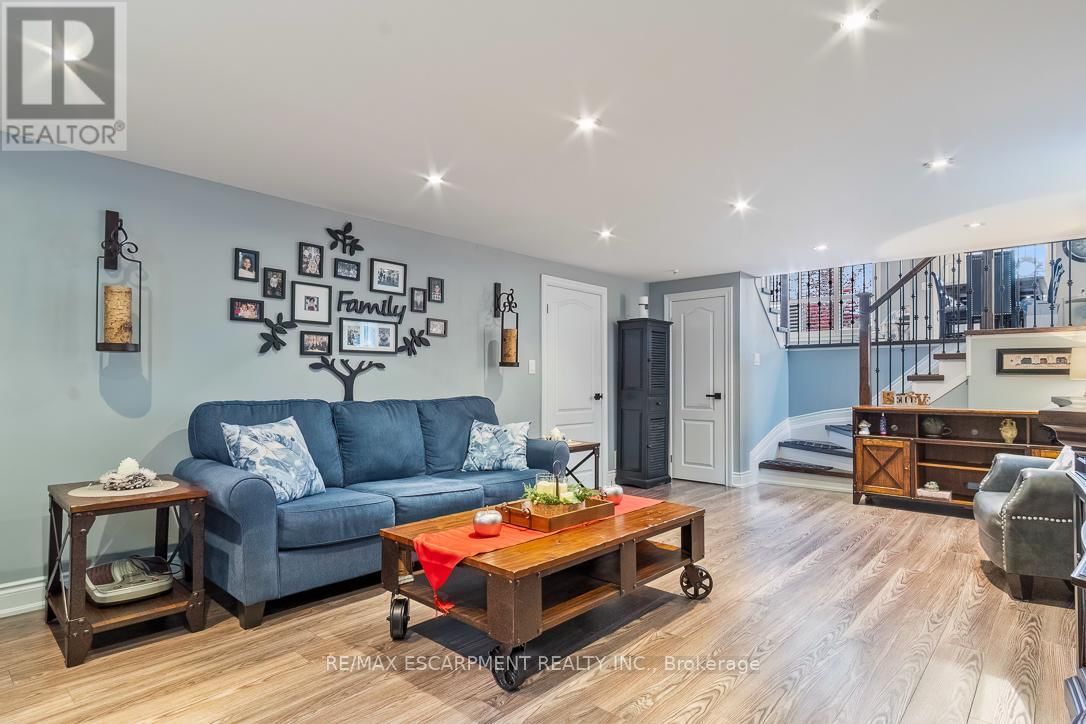 24 WILLIS DRIVE Image 29