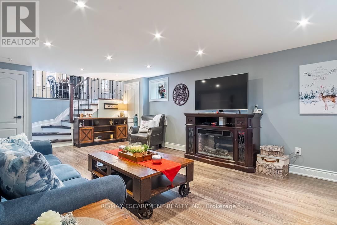 24 WILLIS DRIVE Image 30
