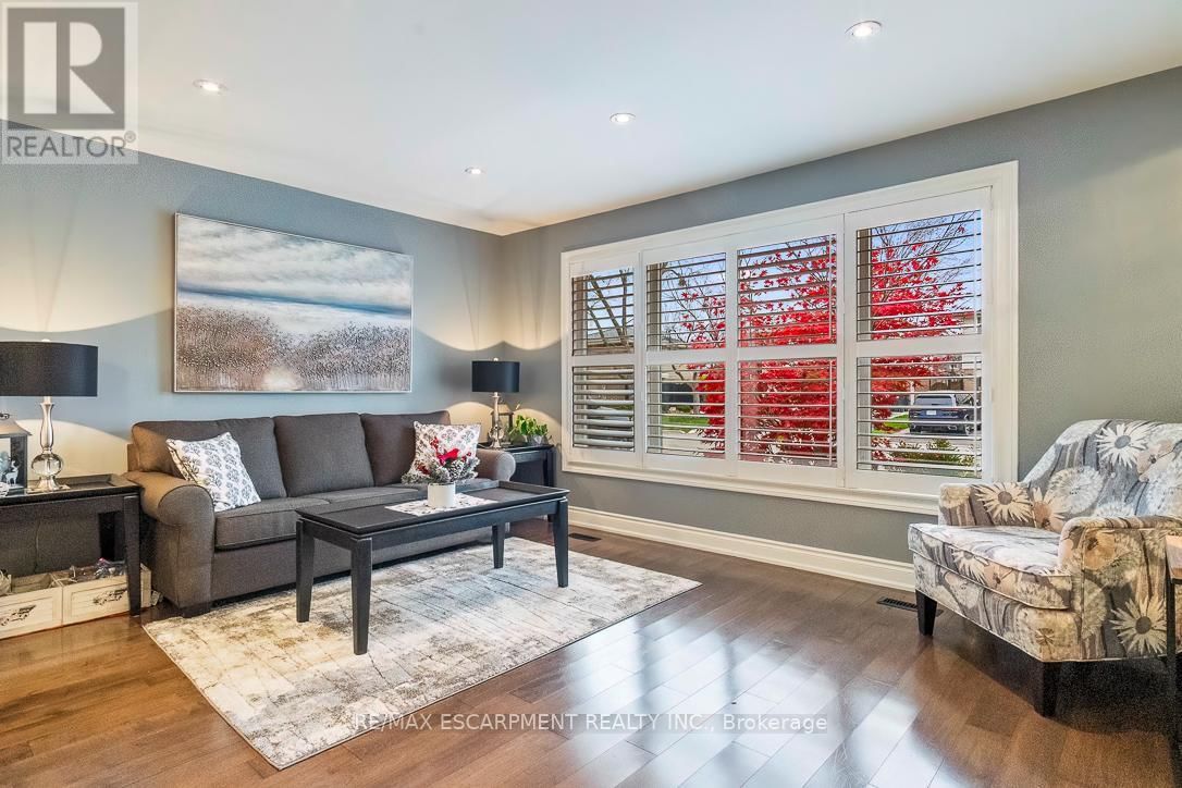 24 WILLIS DRIVE Image 8