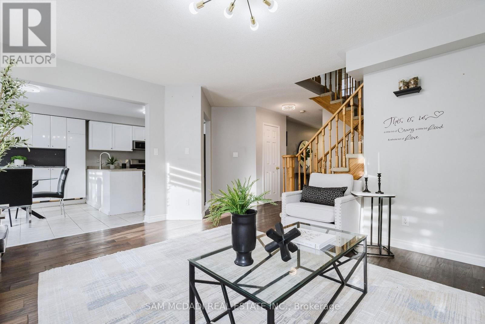 1190 FOX CRESCENT Image 11