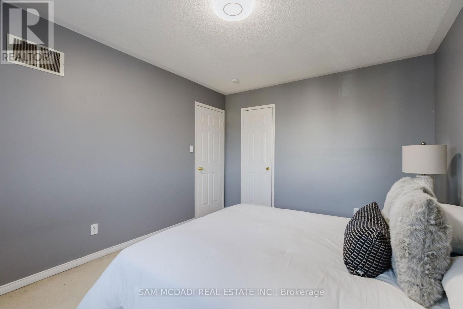 1190 FOX CRESCENT Image 26