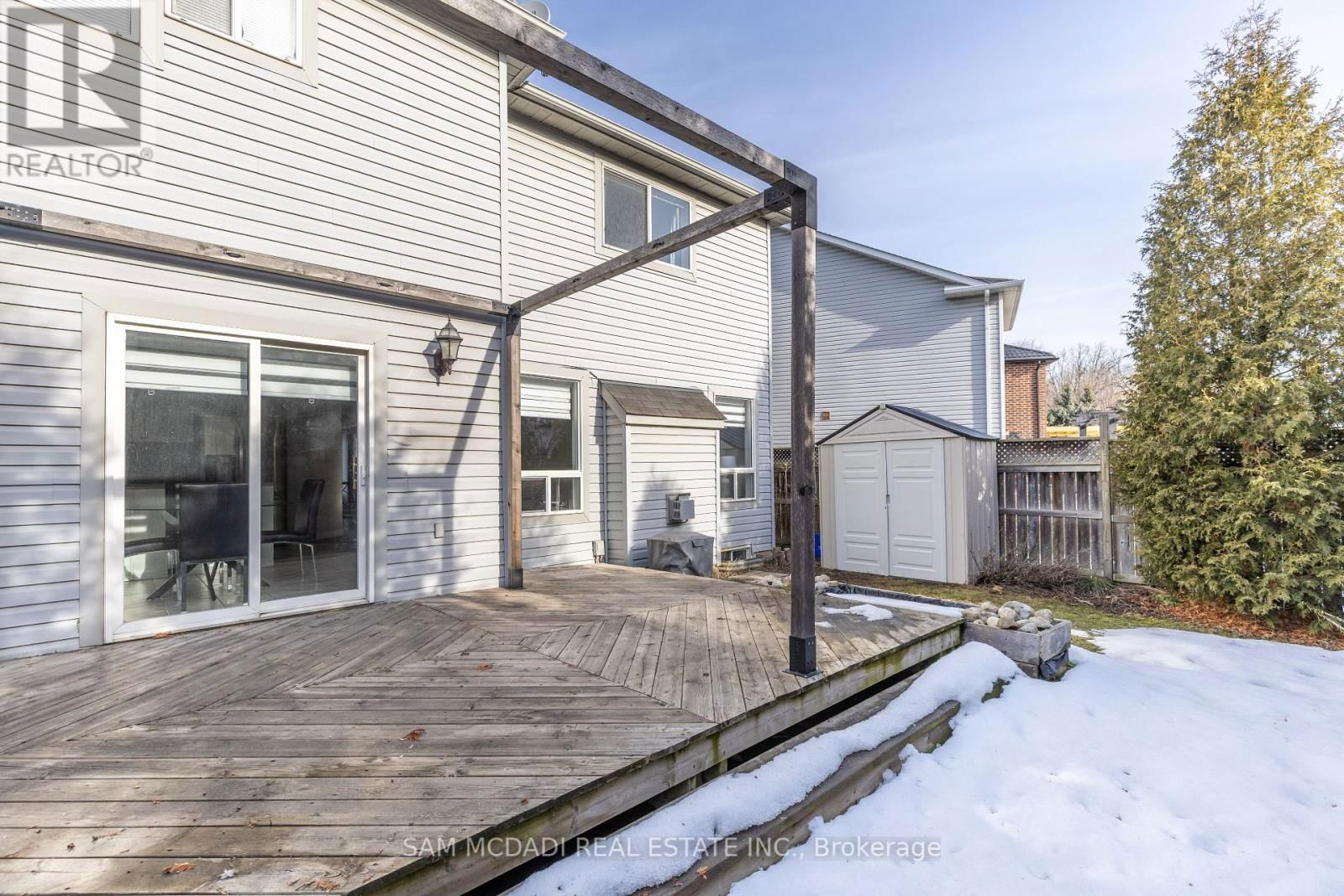 1190 FOX CRESCENT Image 30