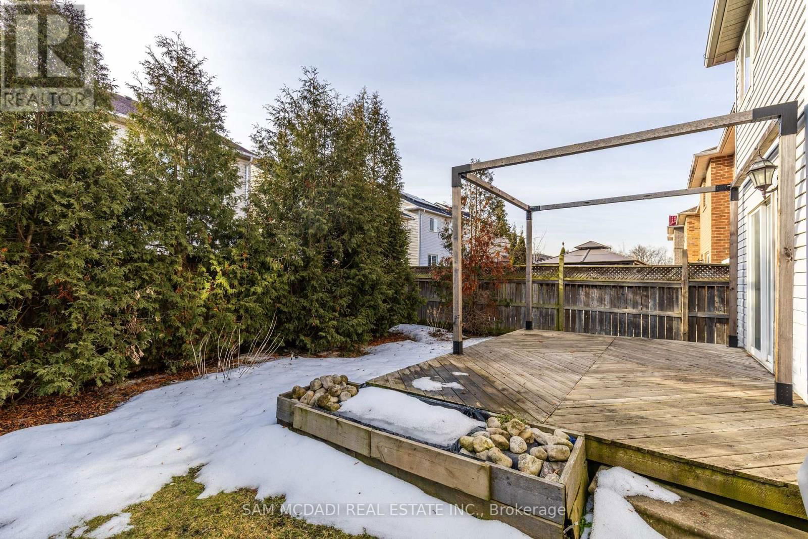 1190 FOX CRESCENT Image 31