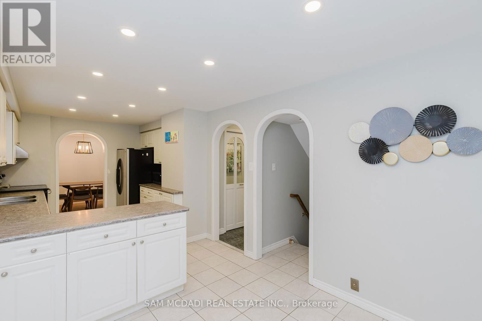 2344 DEVON ROAD Image 12