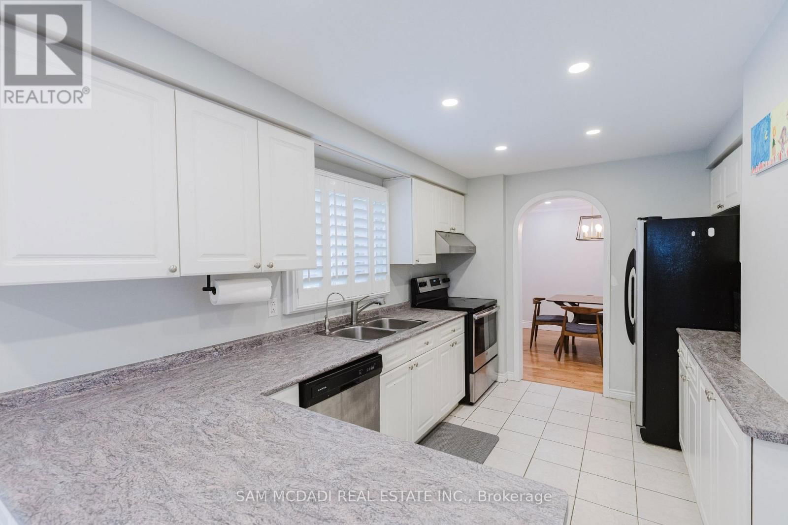 2344 DEVON ROAD Image 14