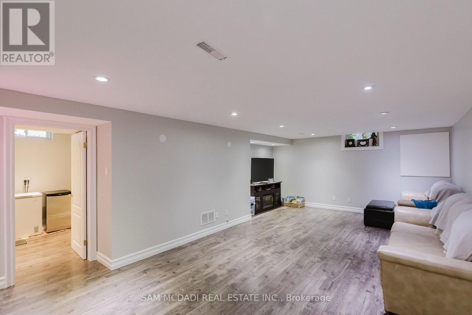 2344 DEVON ROAD Image 28