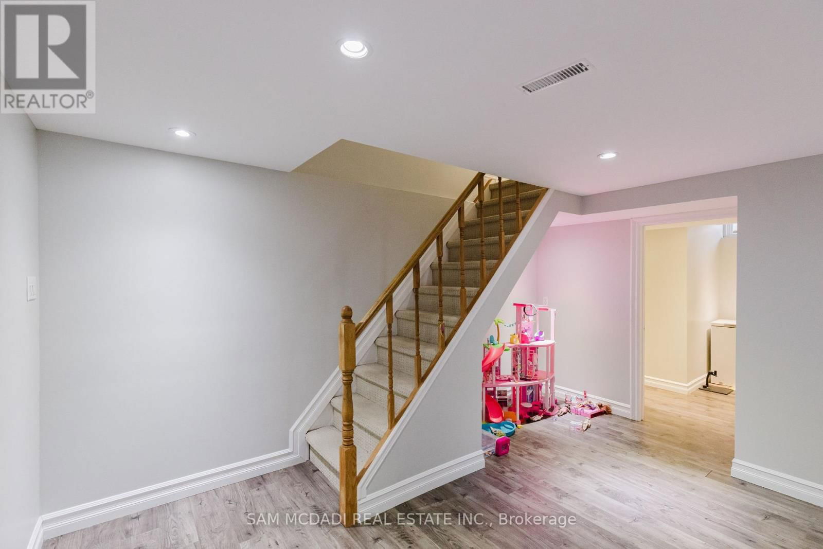 2344 DEVON ROAD Image 30
