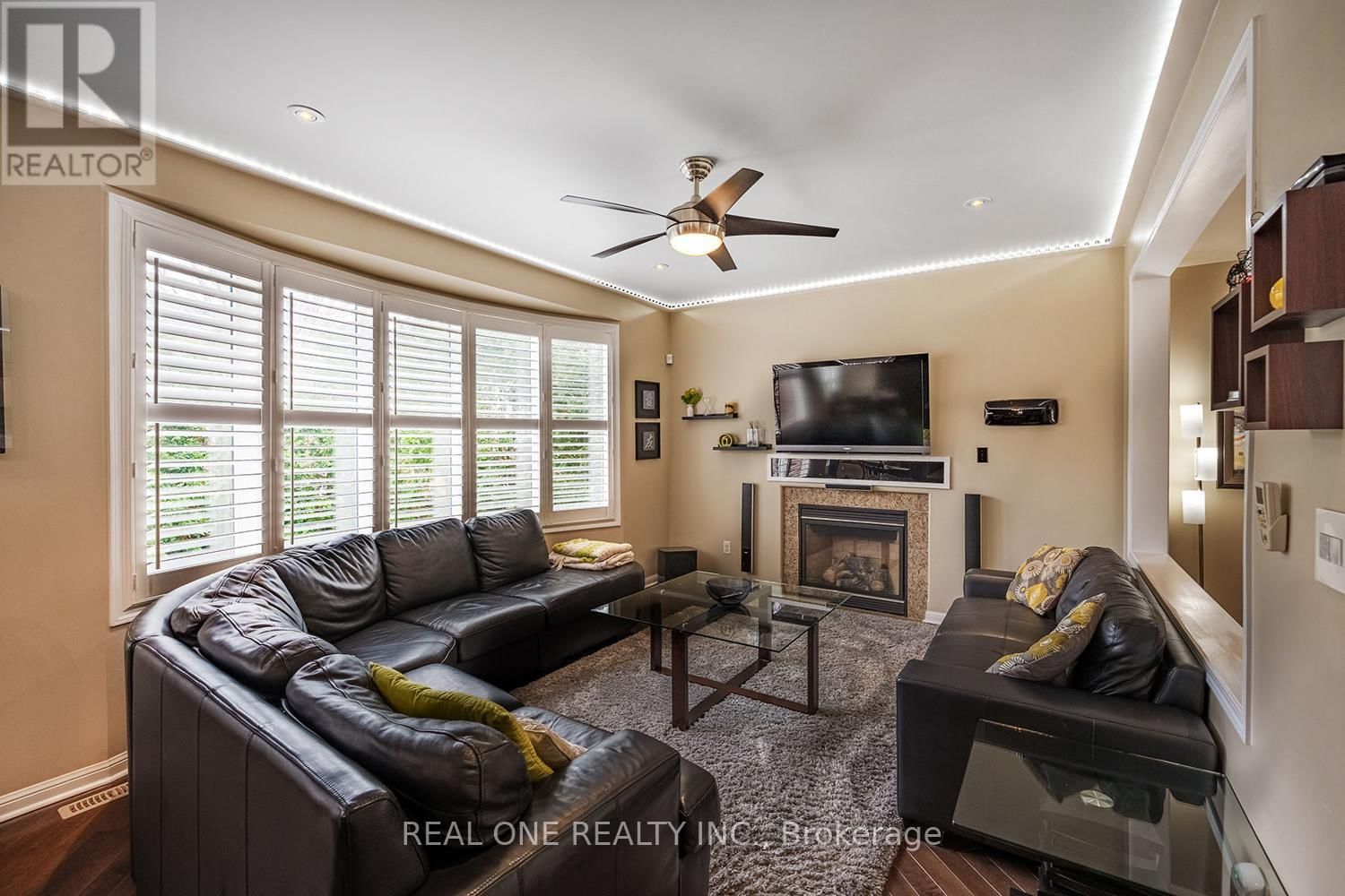 1189 BARR CRESCENT Image 10