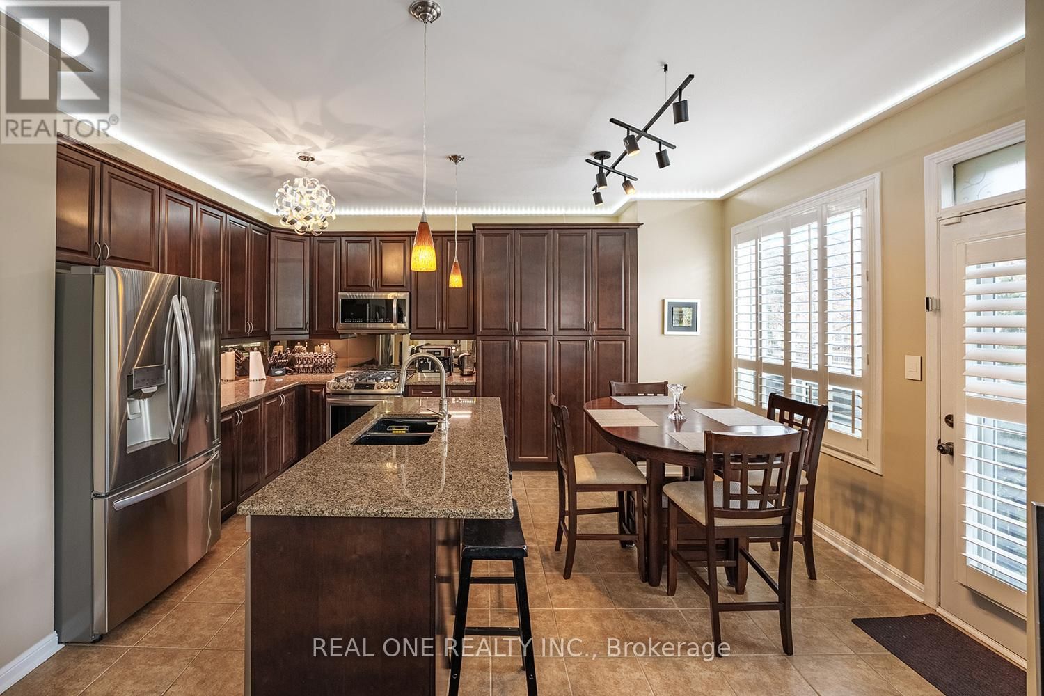 1189 BARR CRESCENT Image 15