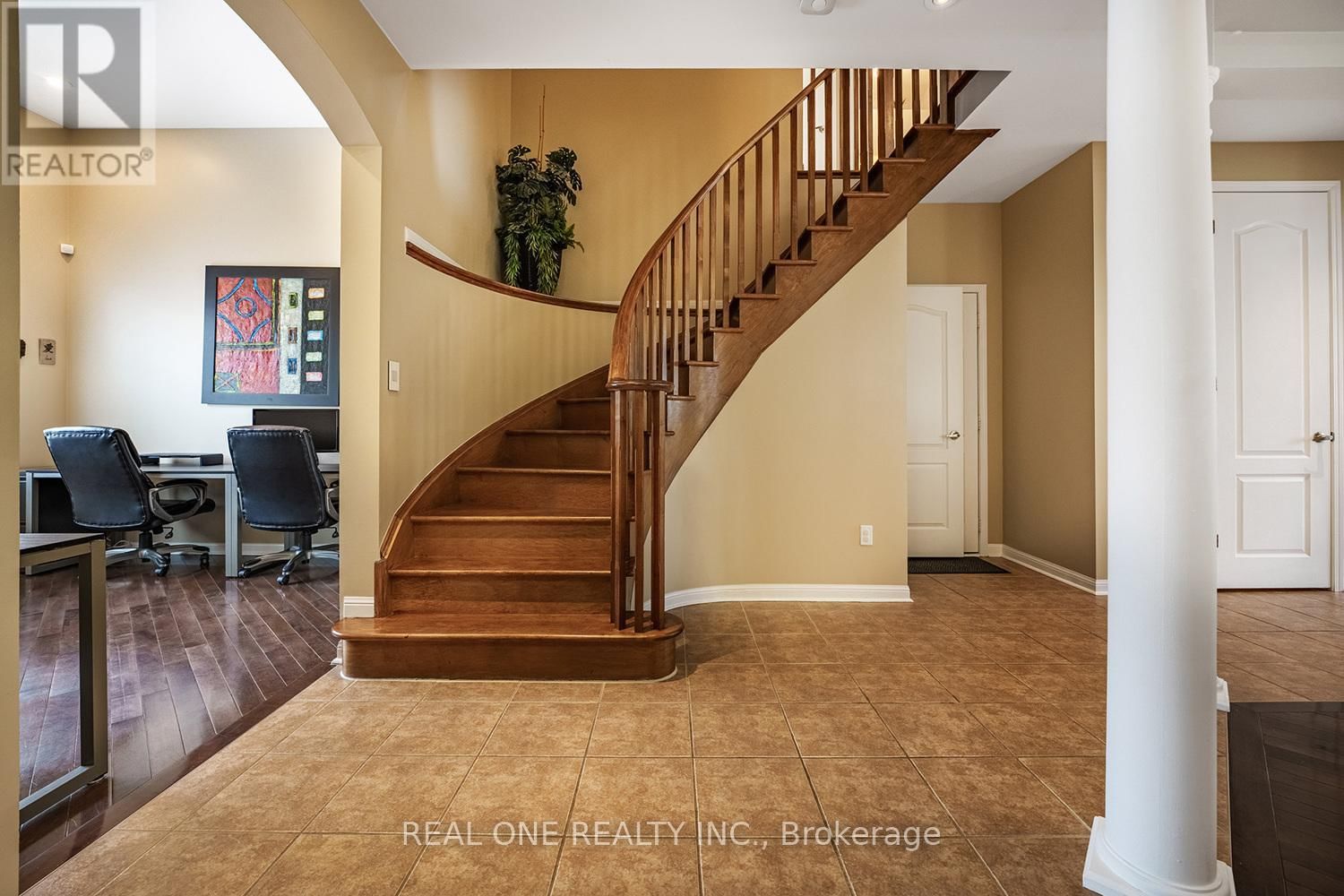 1189 BARR CRESCENT Image 17