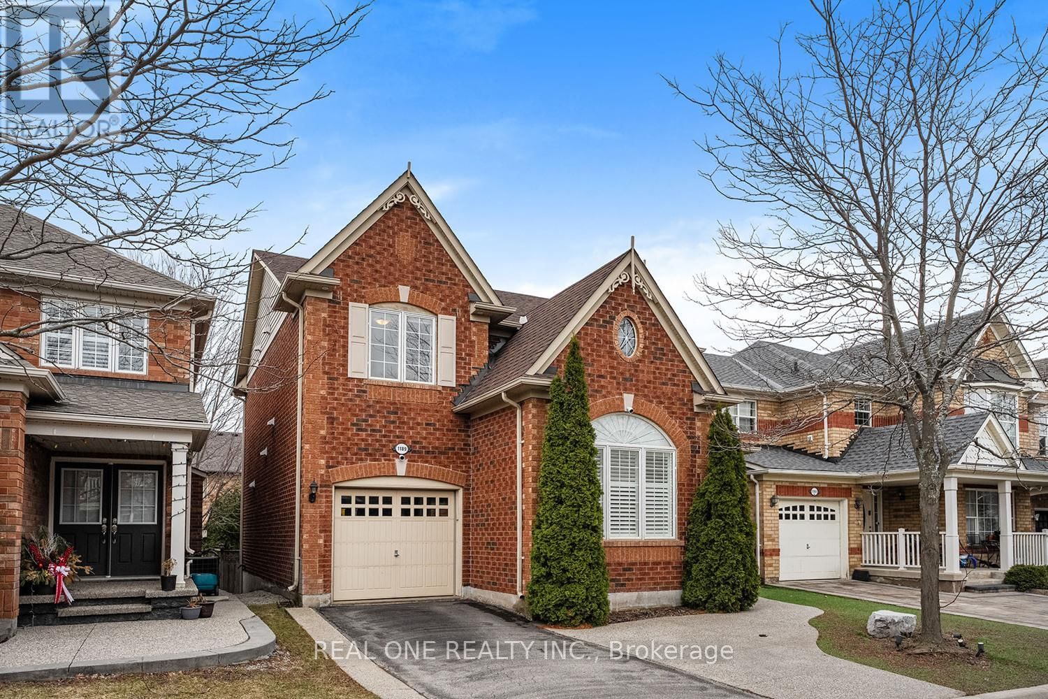 1189 BARR CRESCENT Image 2