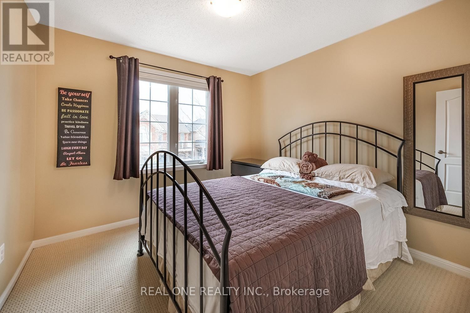 1189 BARR CRESCENT Image 25