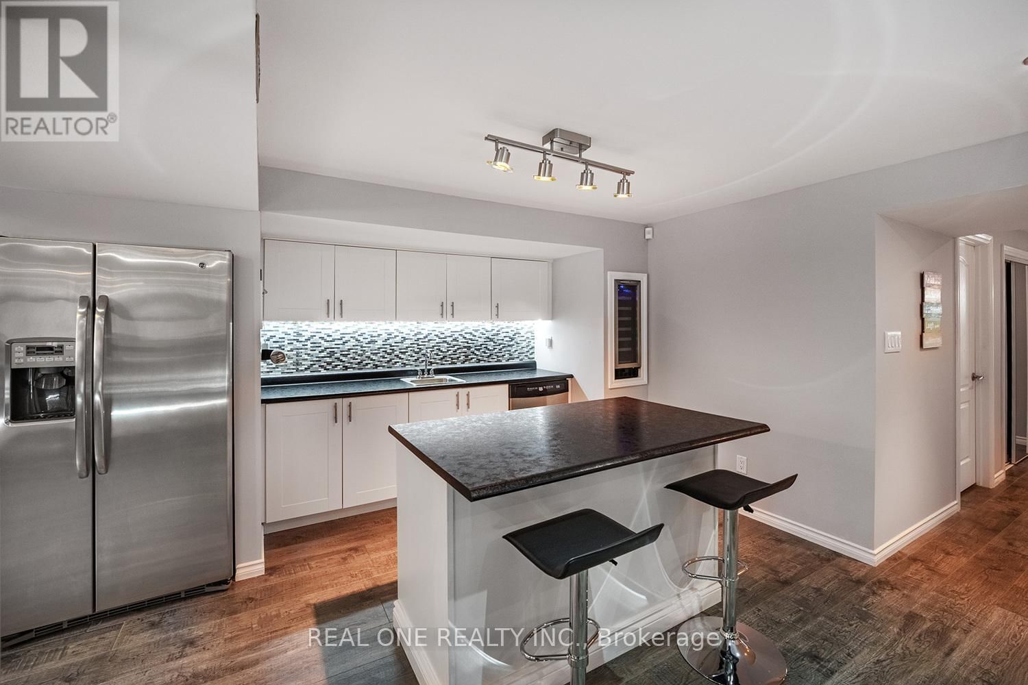 1189 BARR CRESCENT Image 33