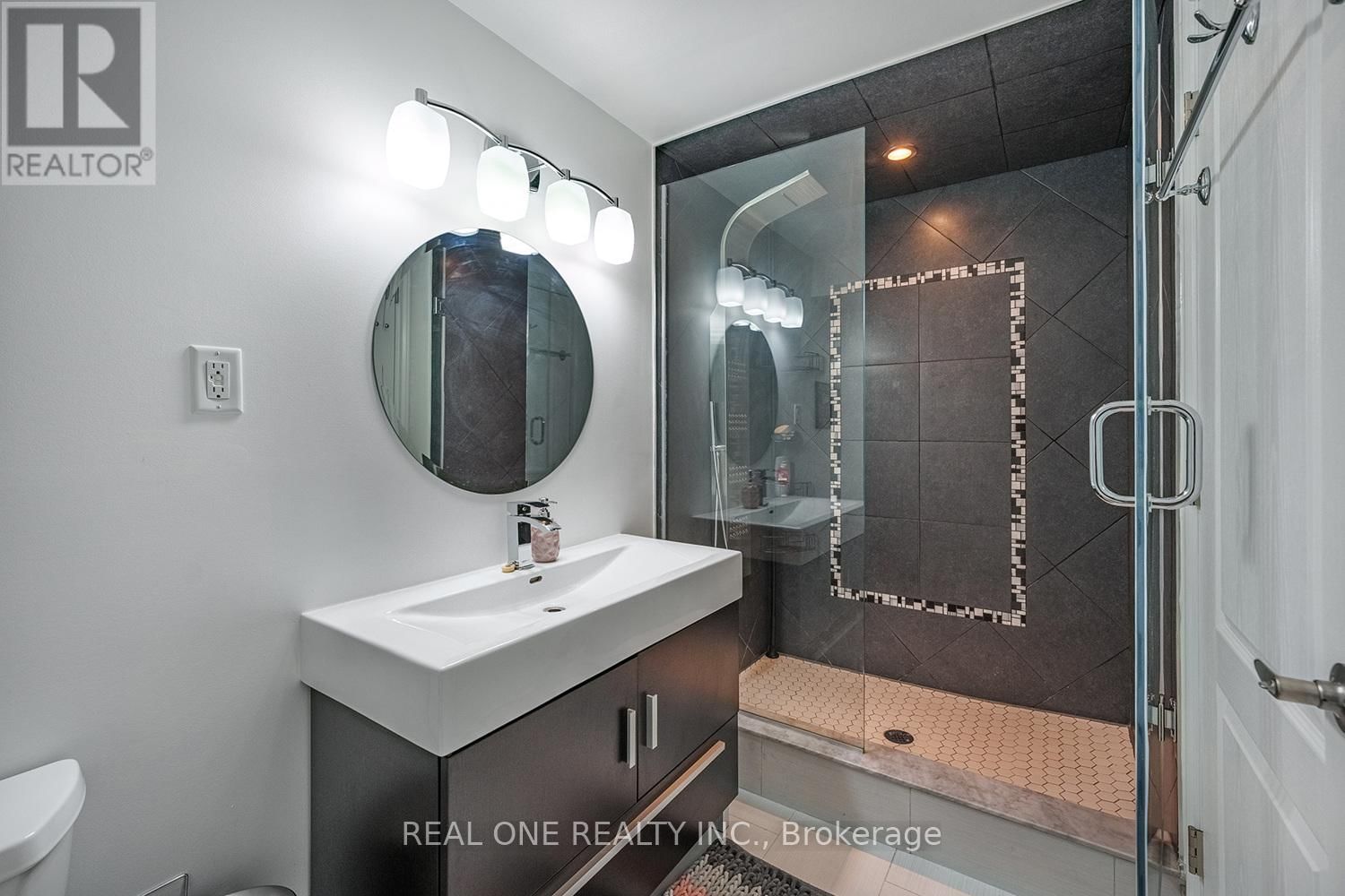 1189 BARR CRESCENT Image 35