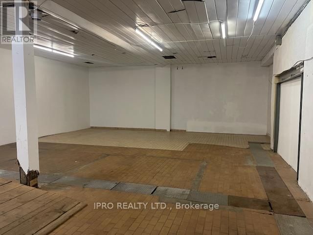 Rear Unit - 1561 KEELE STREET Image 8