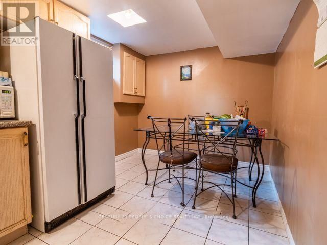 12 ROSEVILLE DRIVE WEST Image 9