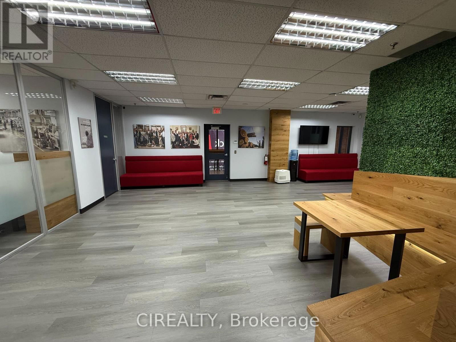 Office X - 230 WATLINE AVENUE Image 4