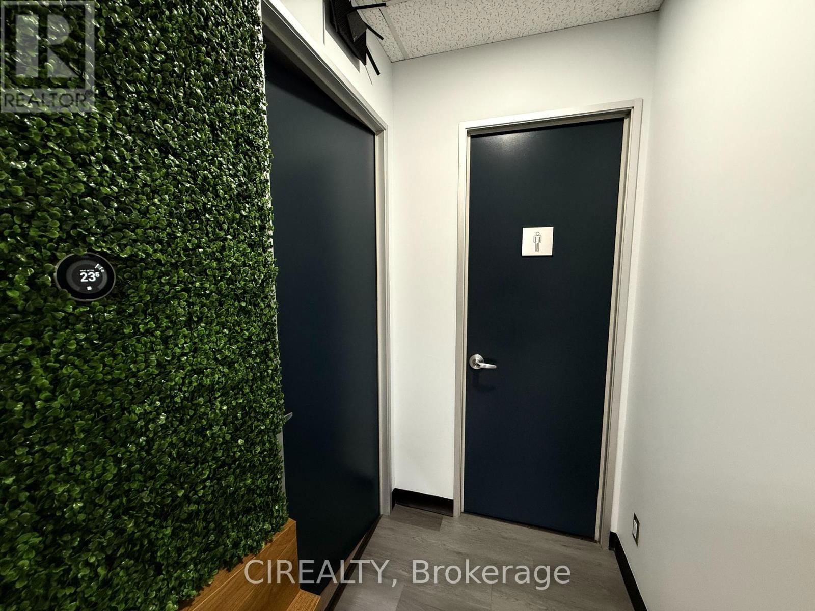 Office X - 230 WATLINE AVENUE Image 9