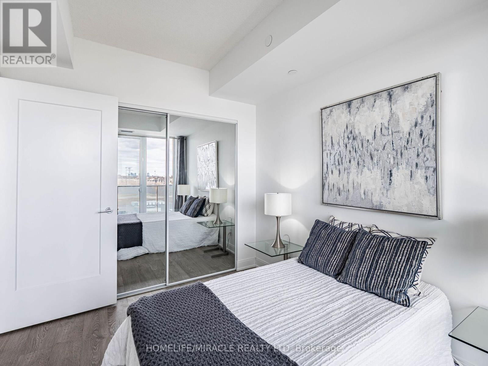 1001 - 70 ANNIE CRAIG DRIVE Image 12
