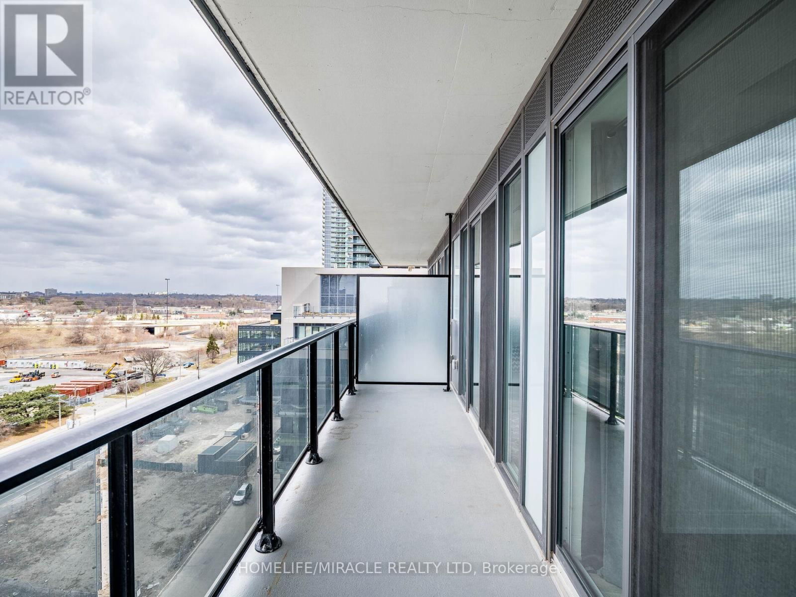 1001 - 70 ANNIE CRAIG DRIVE Image 18