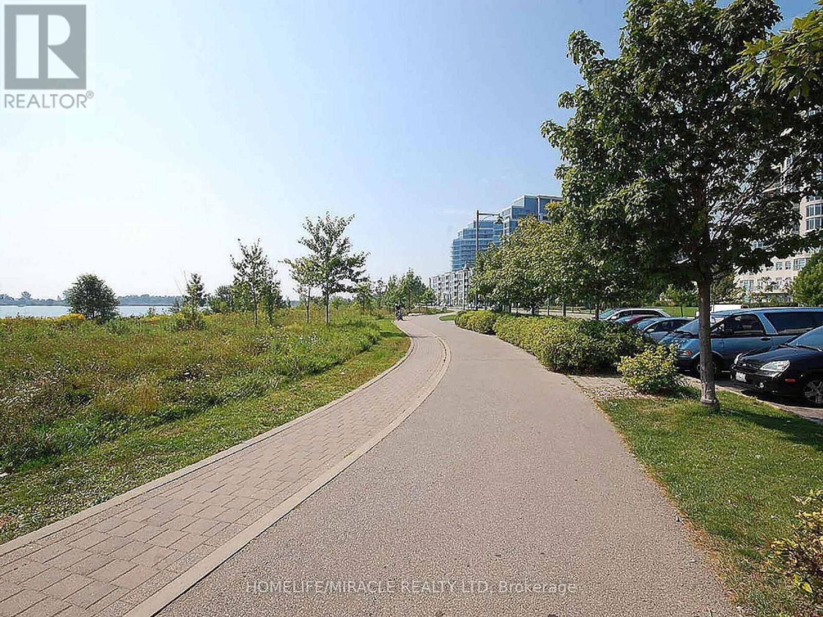 1001 - 70 ANNIE CRAIG DRIVE Image 35