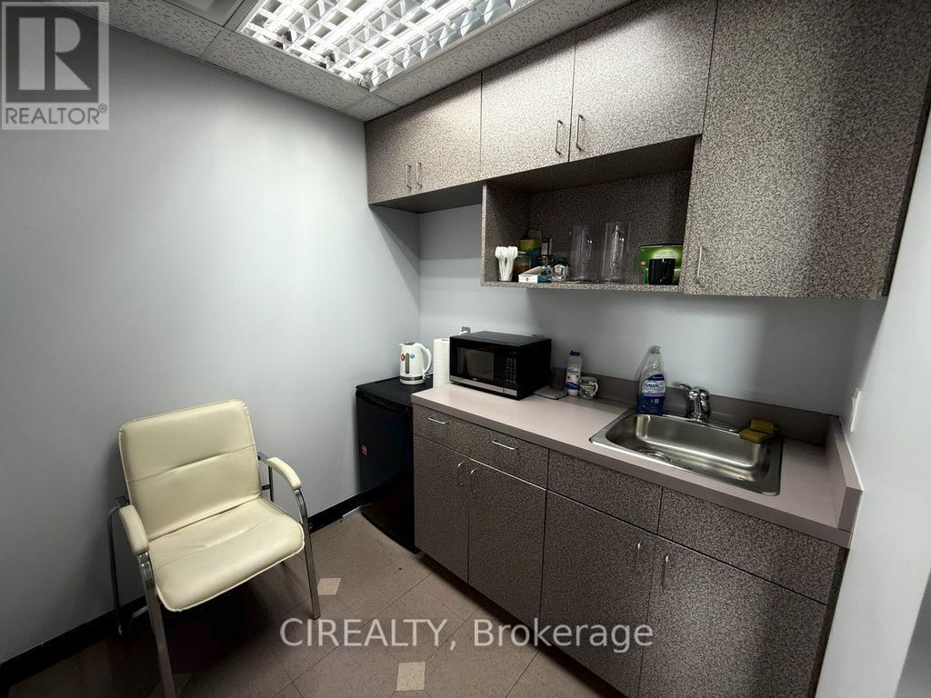 Office F - 230 WATLINE AVENUE Image 5