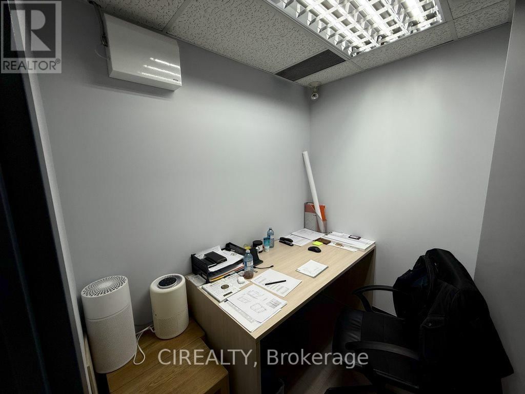 Office F - 230 WATLINE AVENUE Image 6