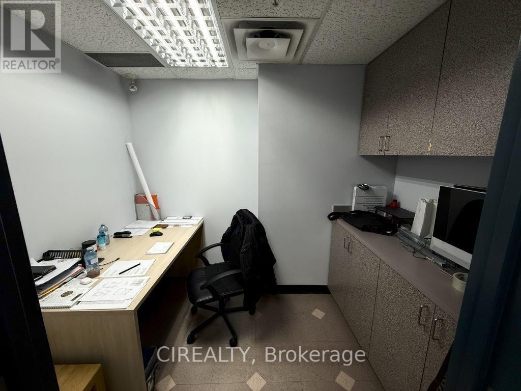 Office F - 230 WATLINE AVENUE Image 7