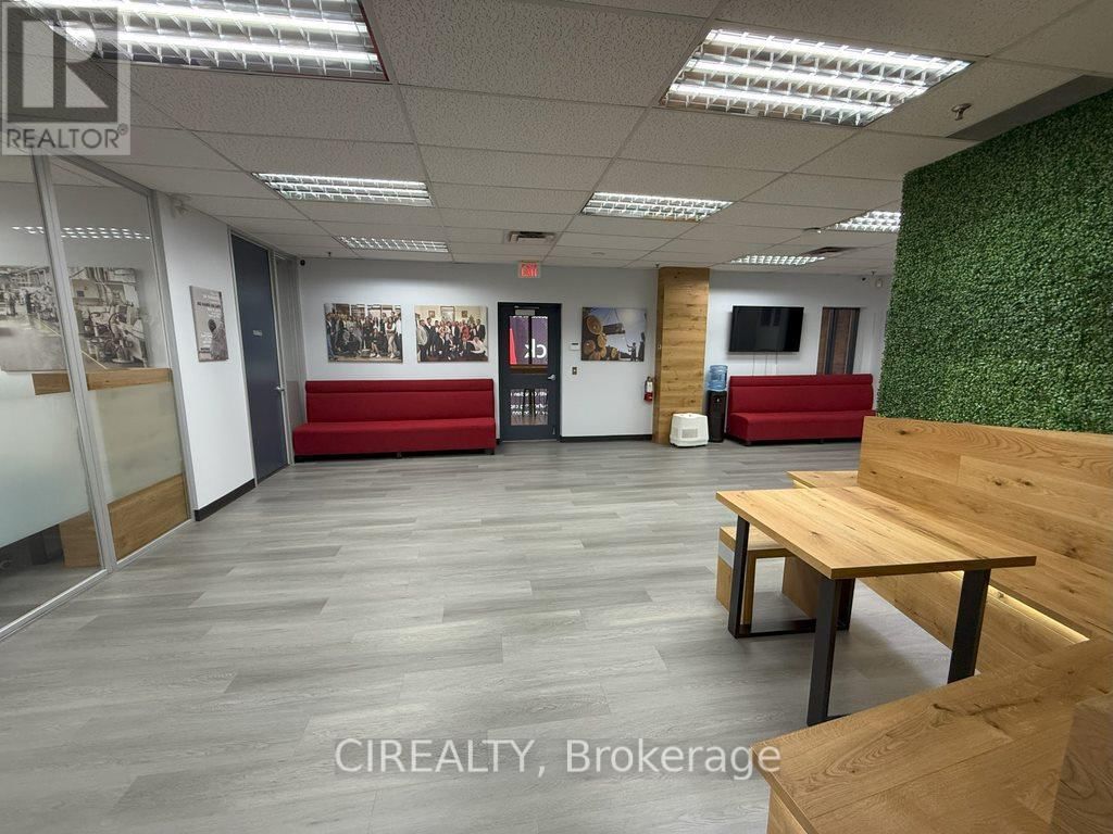 Office G - 230 WATLINE AVENUE Image 3