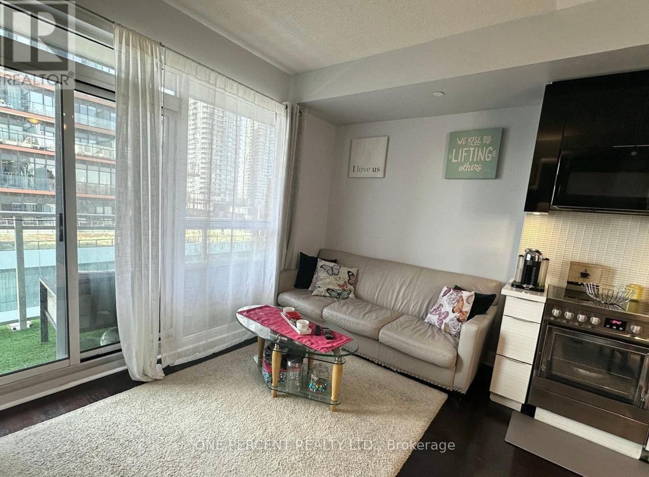 502 - 33 SHORE BREEZE DRIVE Image 11