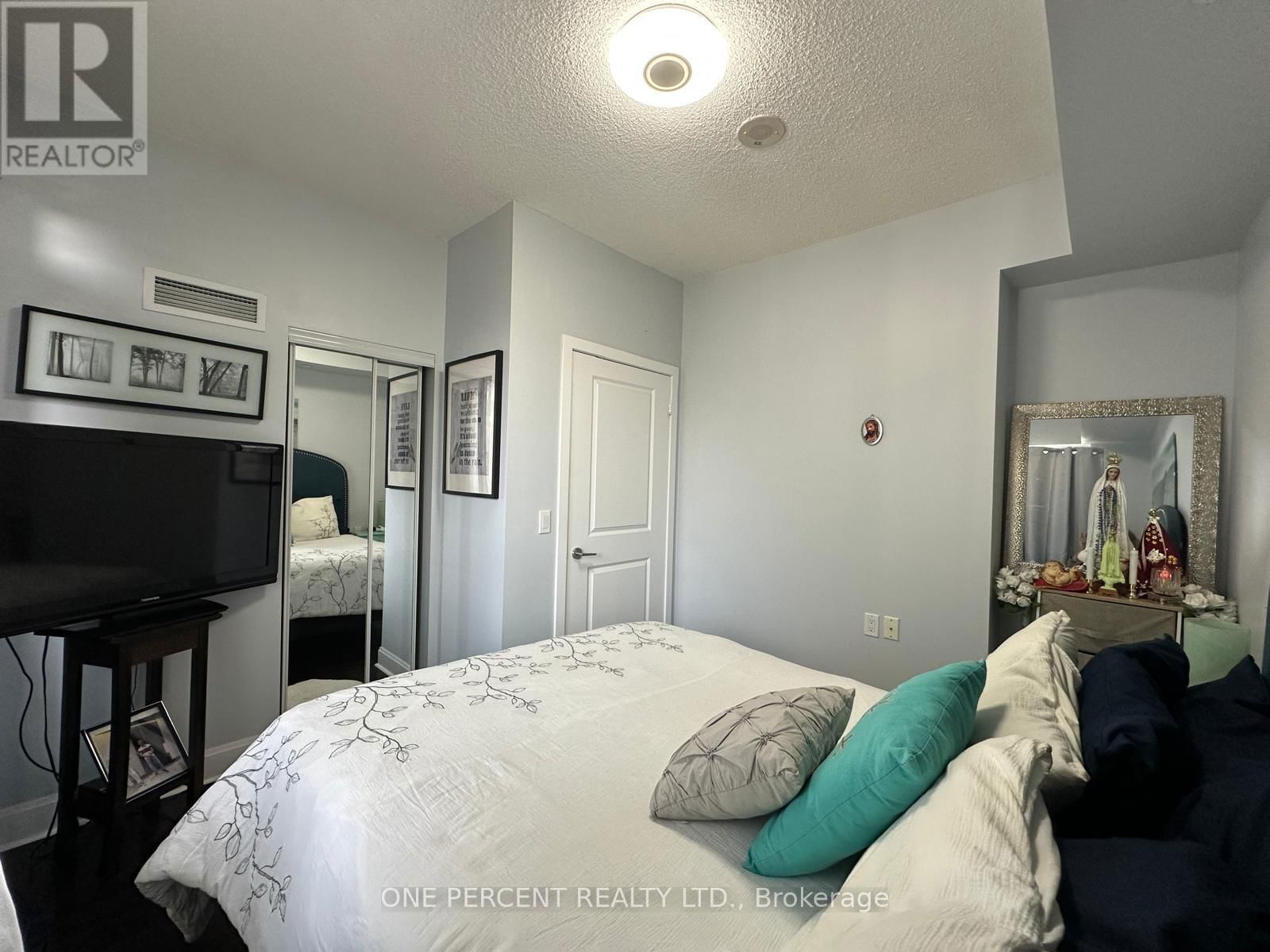 502 - 33 SHORE BREEZE DRIVE Image 13