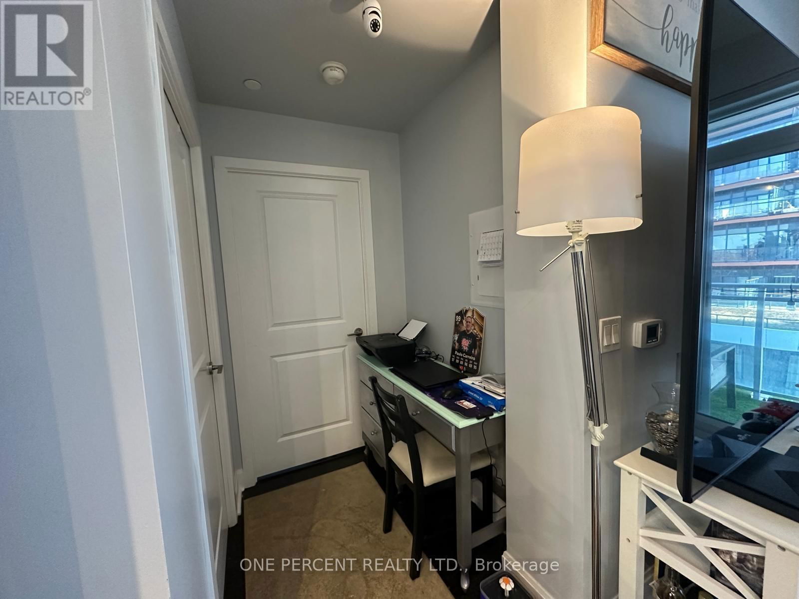 502 - 33 SHORE BREEZE DRIVE Image 14
