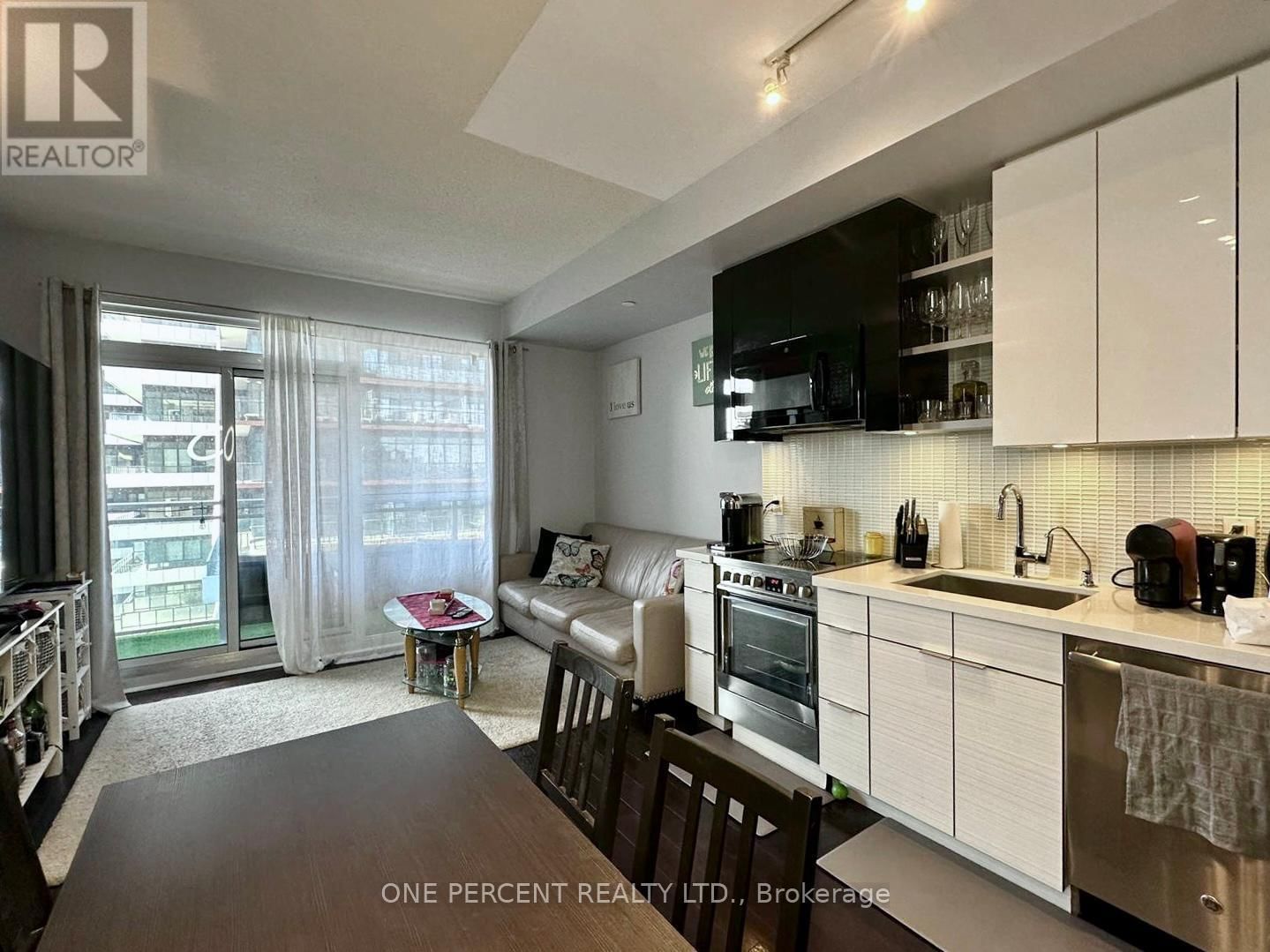 502 - 33 SHORE BREEZE DRIVE Image 8