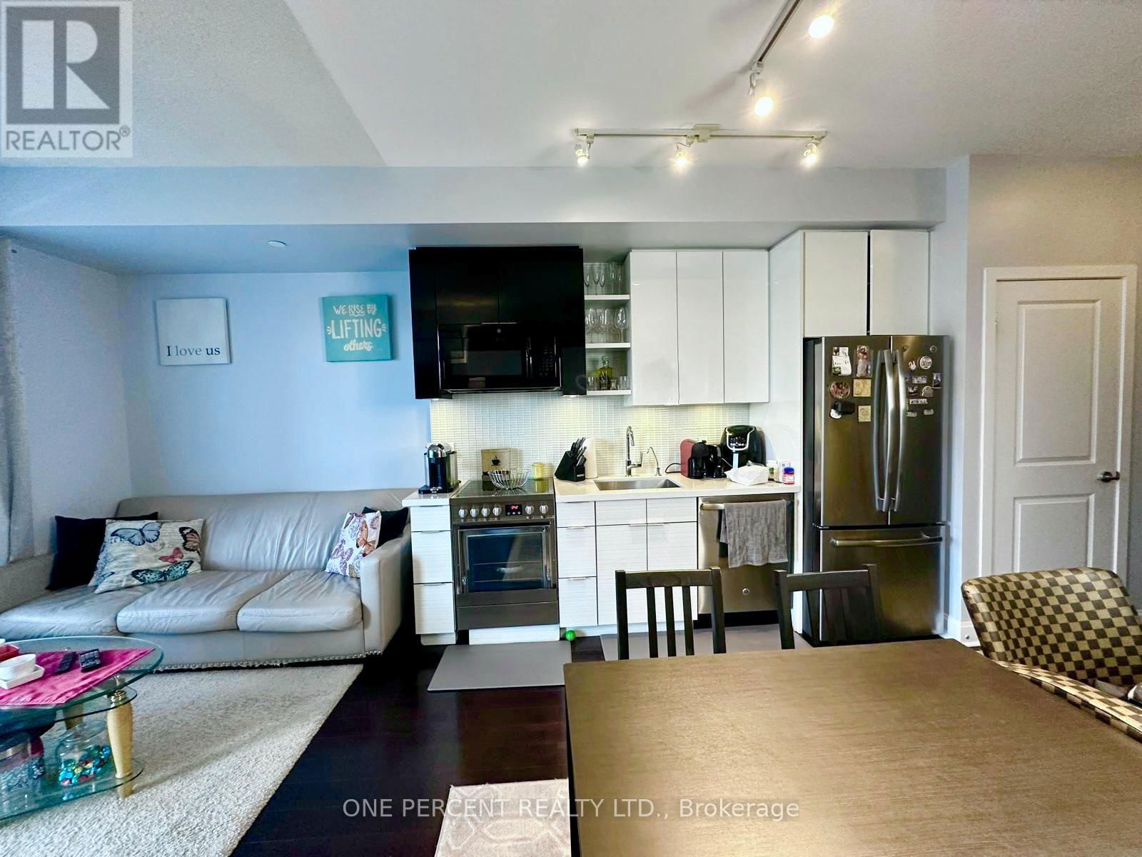 502 - 33 SHORE BREEZE DRIVE Image 9