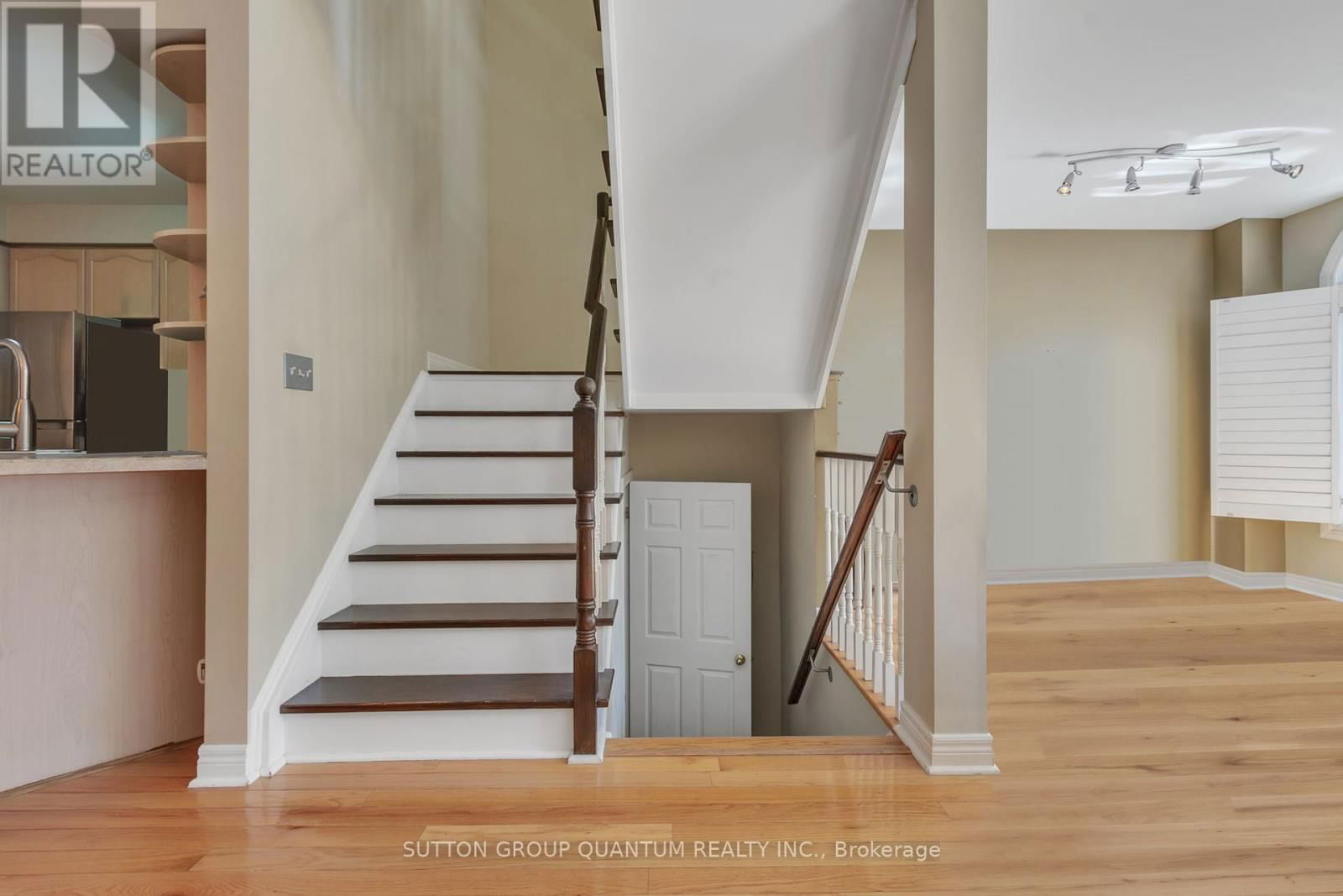 43 - 2250 ROCKINGHAM DRIVE Image 18