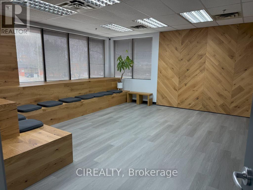 Office H - 230 WATLINE AVENUE Image 6