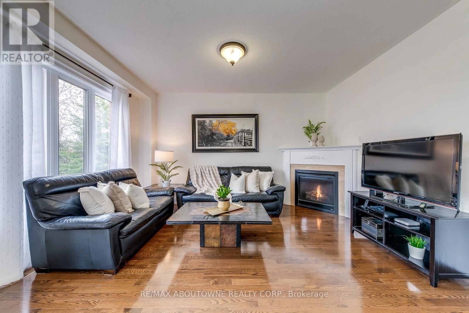 2218 HATFIELD DRIVE Image 11